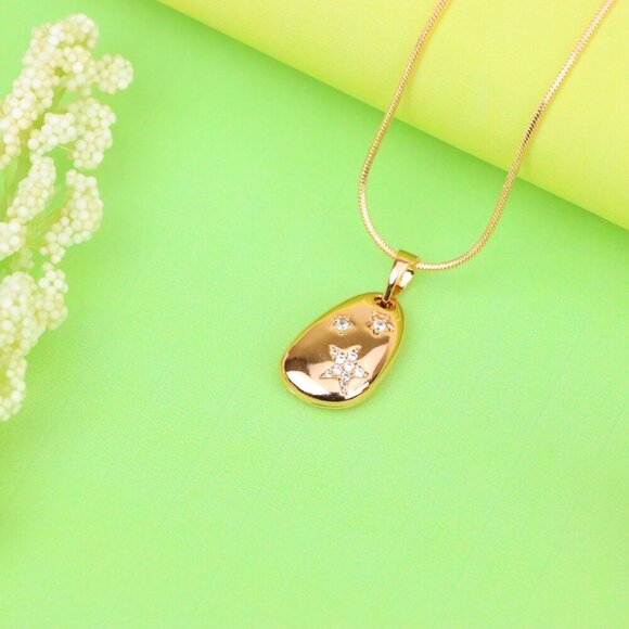 "Rose Gold Oval Pendant with Star Design, XPPT1310 - Picture 11 of 12